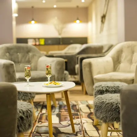 Sowell Family Hotel