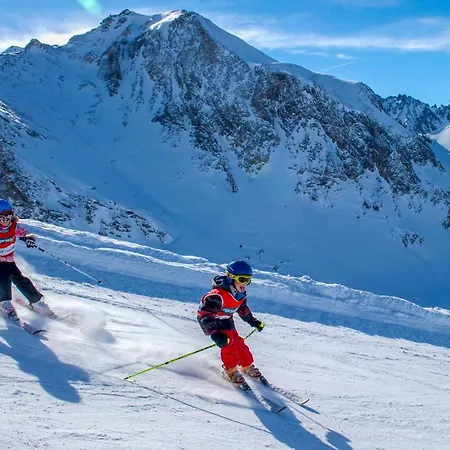 Sowell Family Hotell 3*